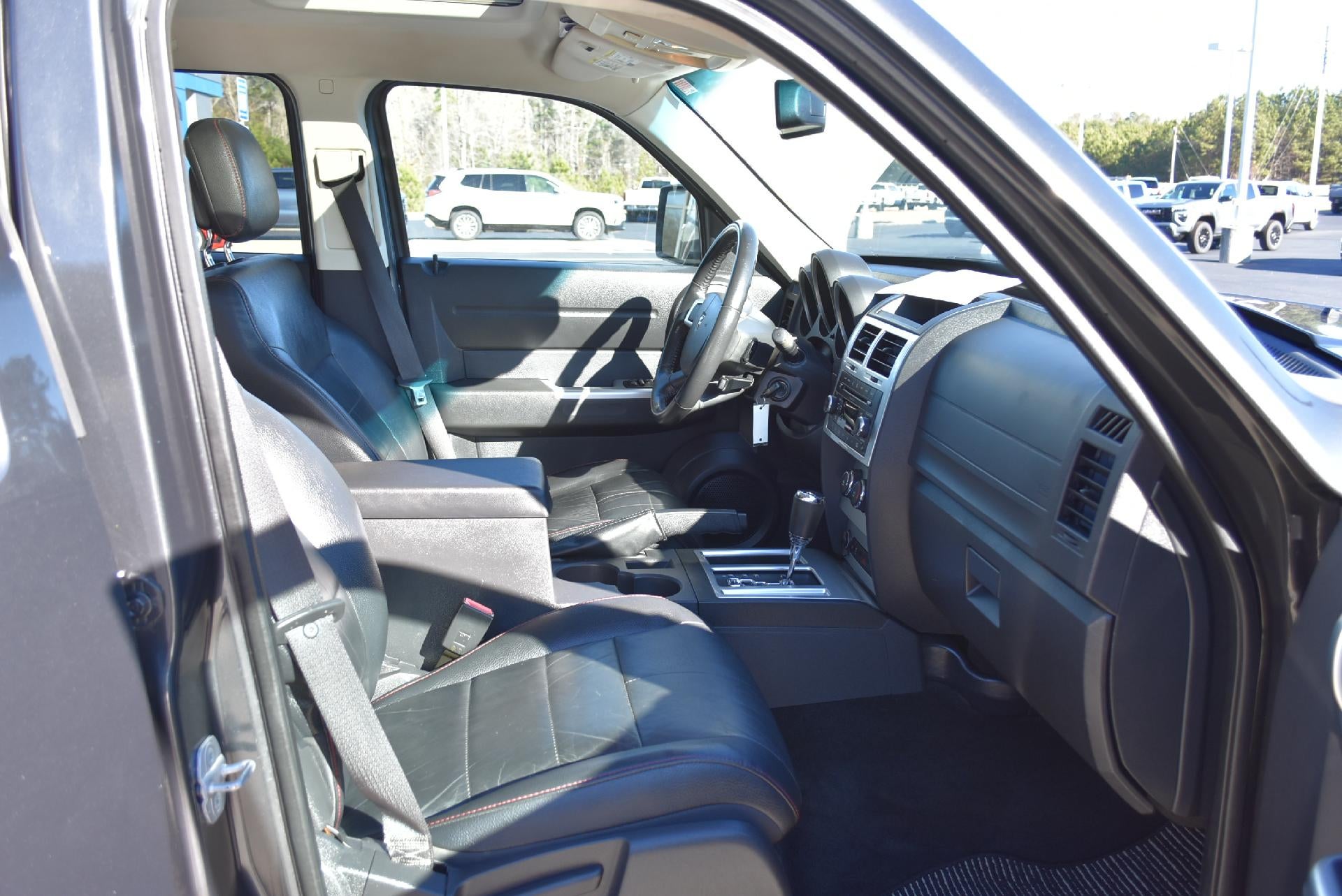 2011 Dodge Nitro 2WD 4dr Shock *Ltd Avail*