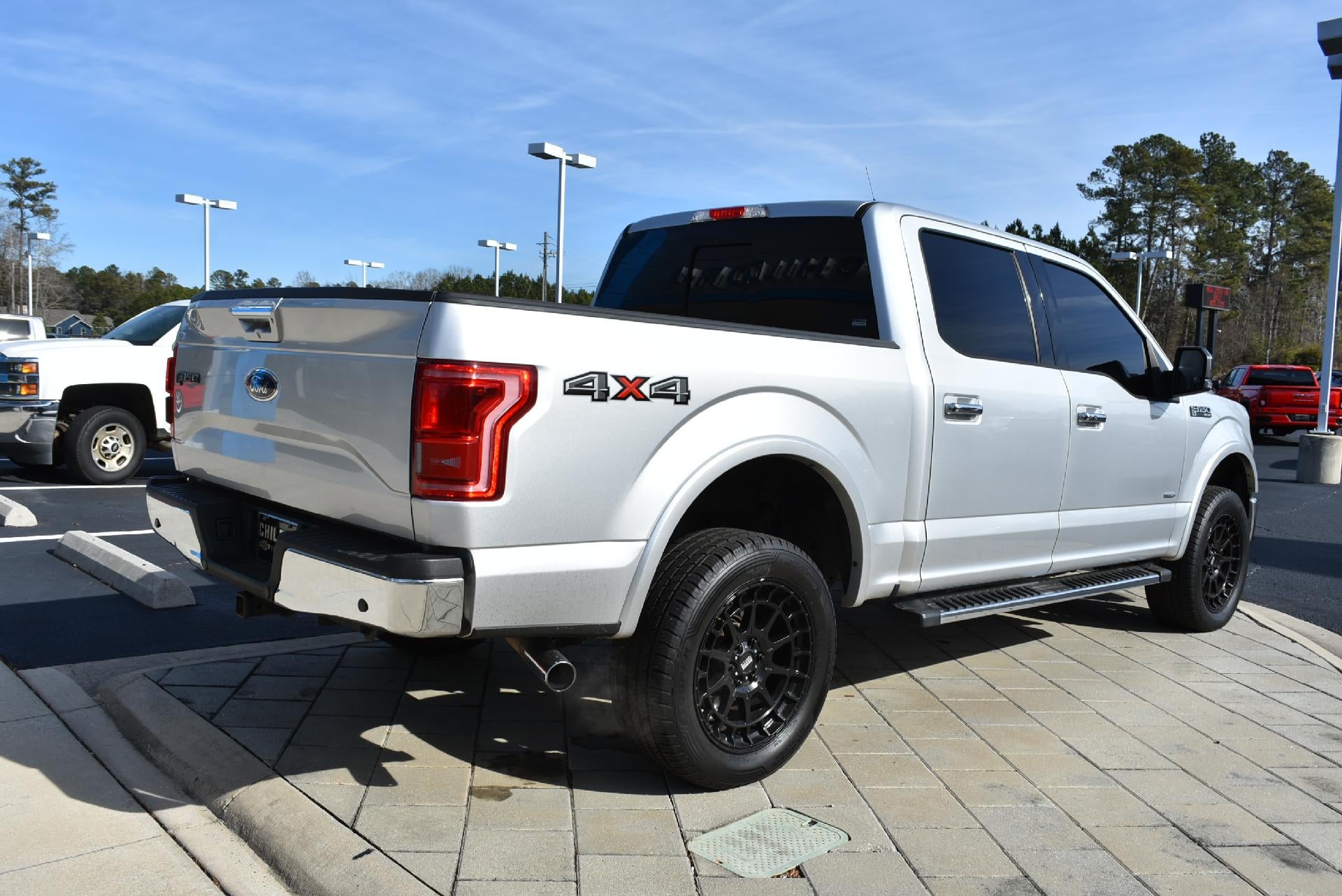 2015 Ford F-150 4WD SuperCrew 5-1/2 Ft Box Lariat