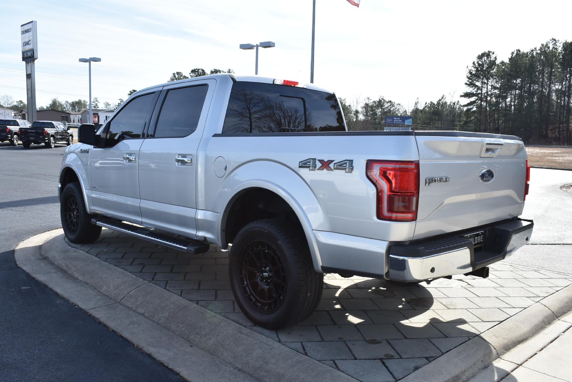 2015 Ford F-150 4WD SuperCrew 5-1/2 Ft Box Lariat