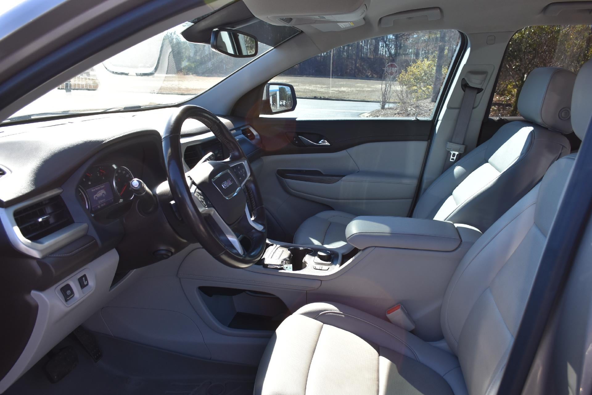 2022 GMC Acadia FWD SLT