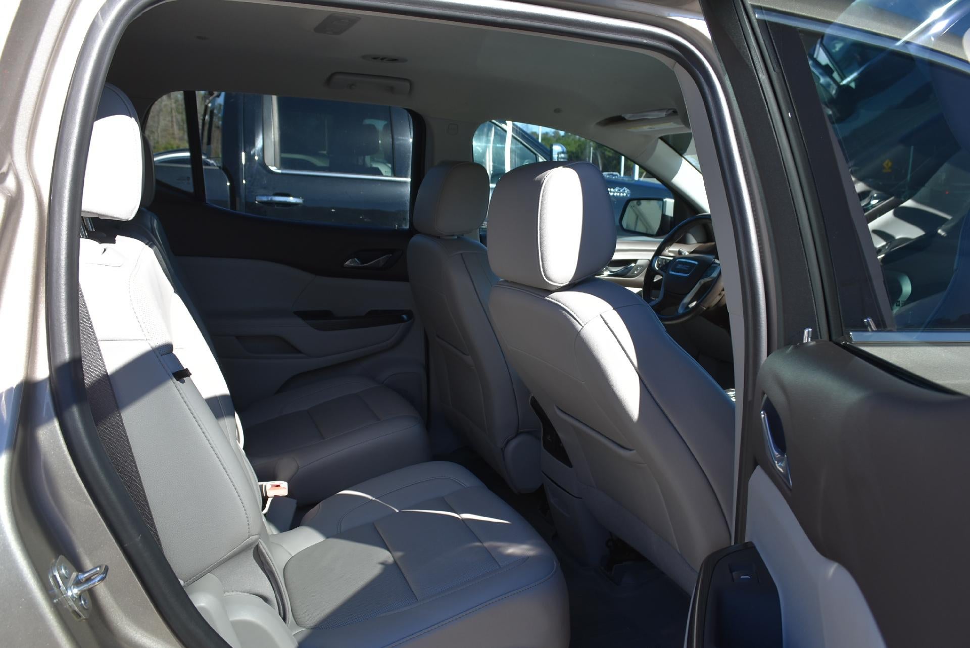 2022 GMC Acadia FWD SLT