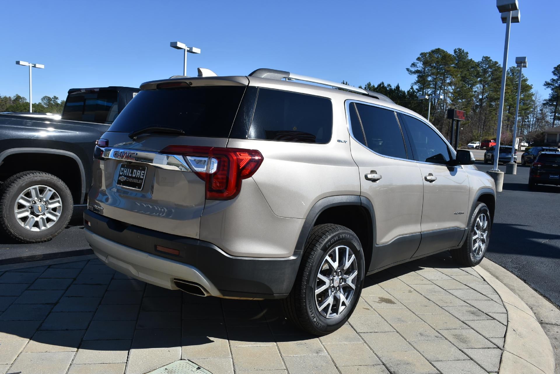 2022 GMC Acadia FWD SLT