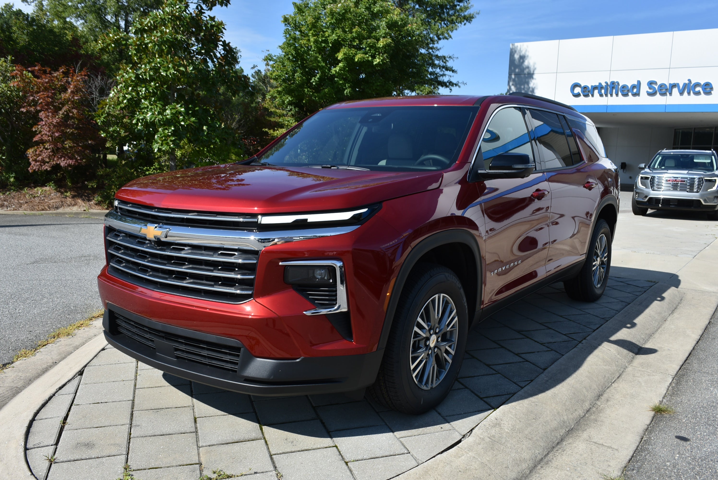 2025 Chevrolet Traverse LT