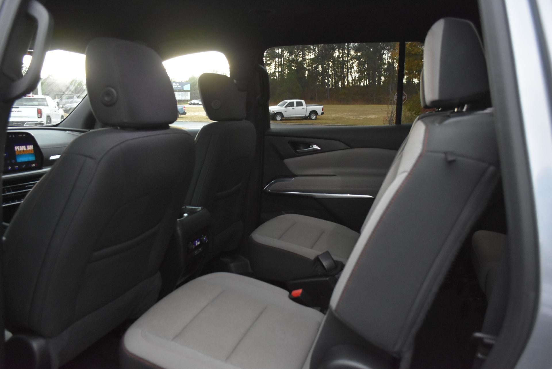 2025 Chevrolet Traverse LT w/1LT