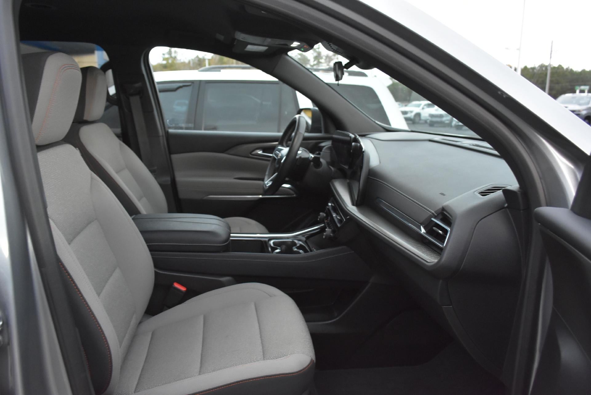 2025 Chevrolet Traverse LT w/1LT