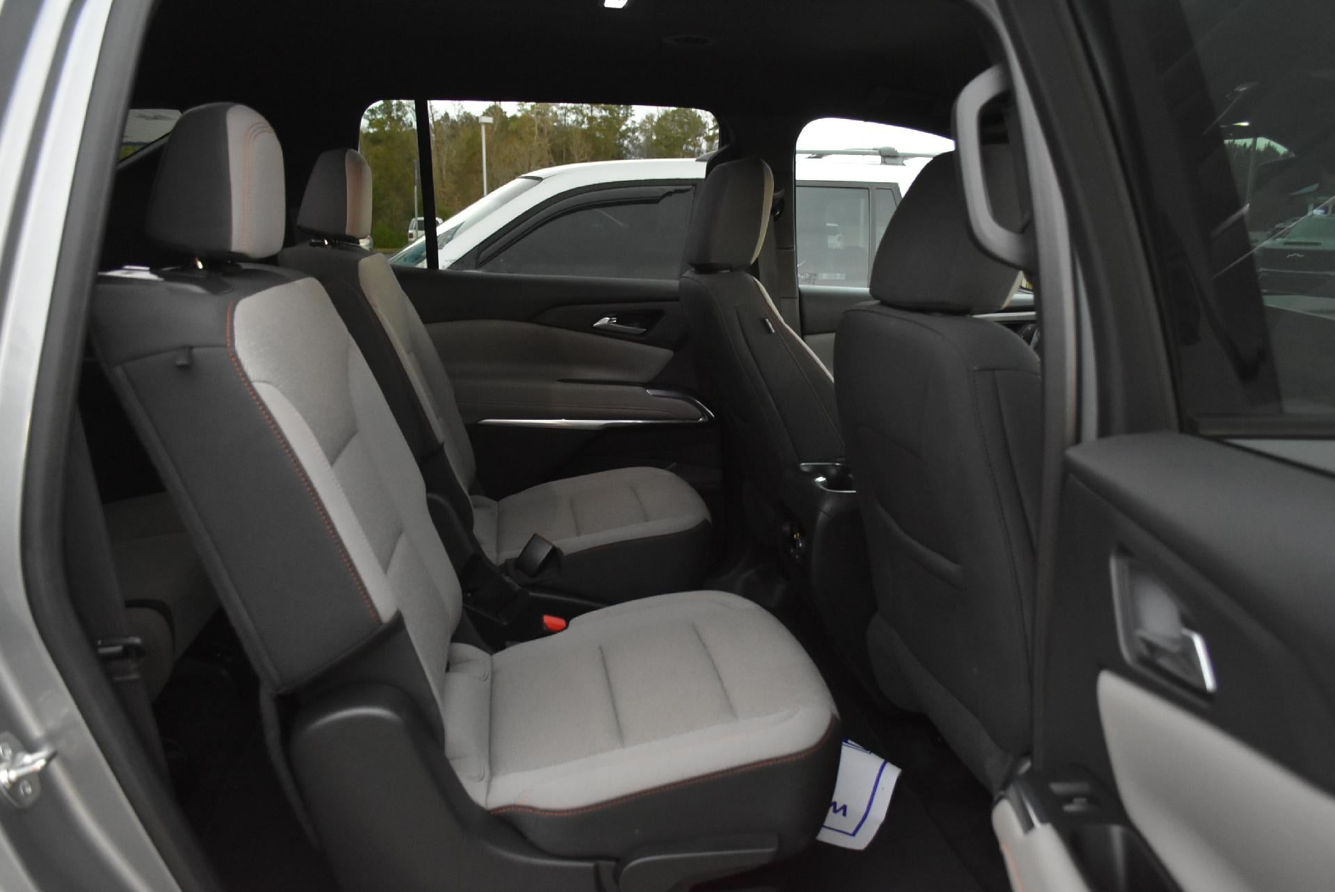 2025 Chevrolet Traverse LT w/1LT