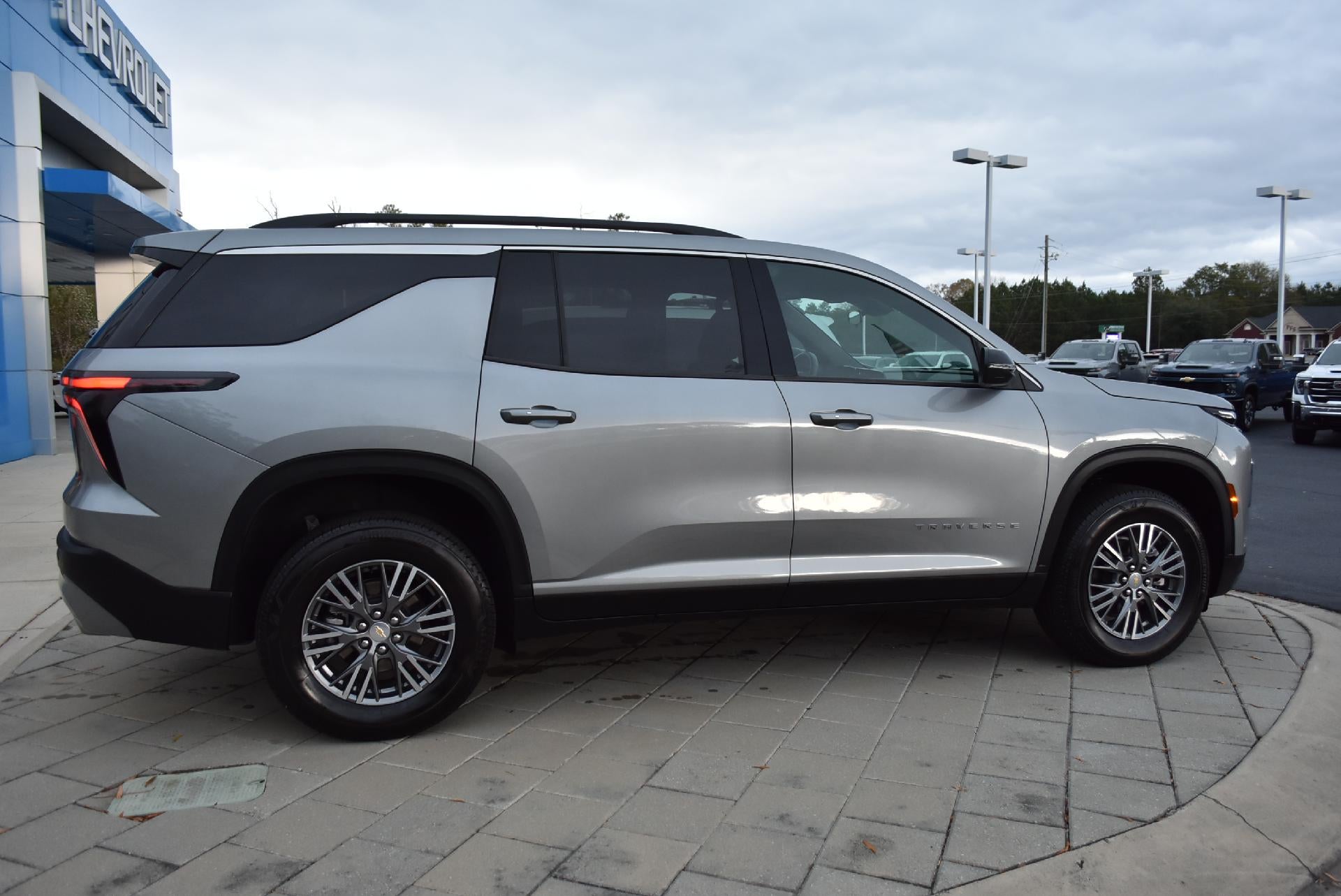 2025 Chevrolet Traverse LT w/1LT