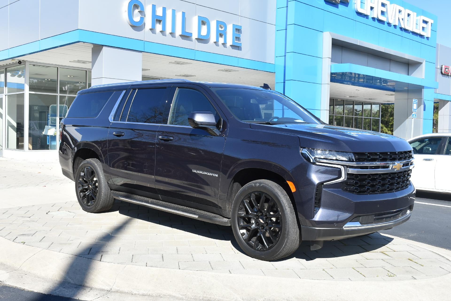 2023 Chevrolet Suburban 2WD LS