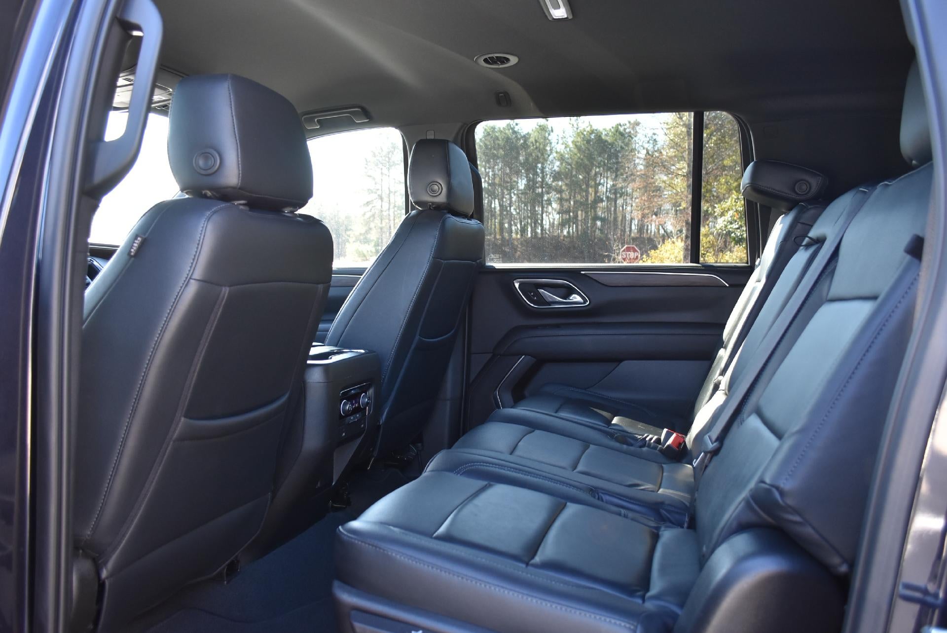 2023 Chevrolet Suburban 2WD LS