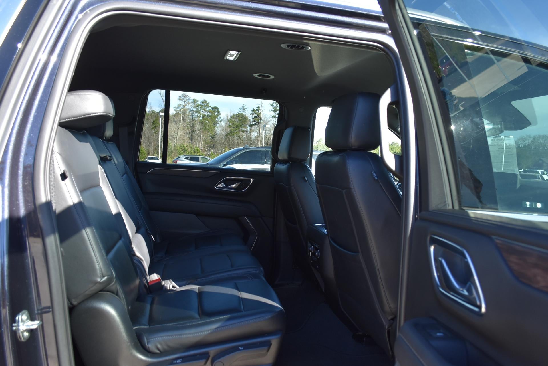 2023 Chevrolet Suburban 2WD LS