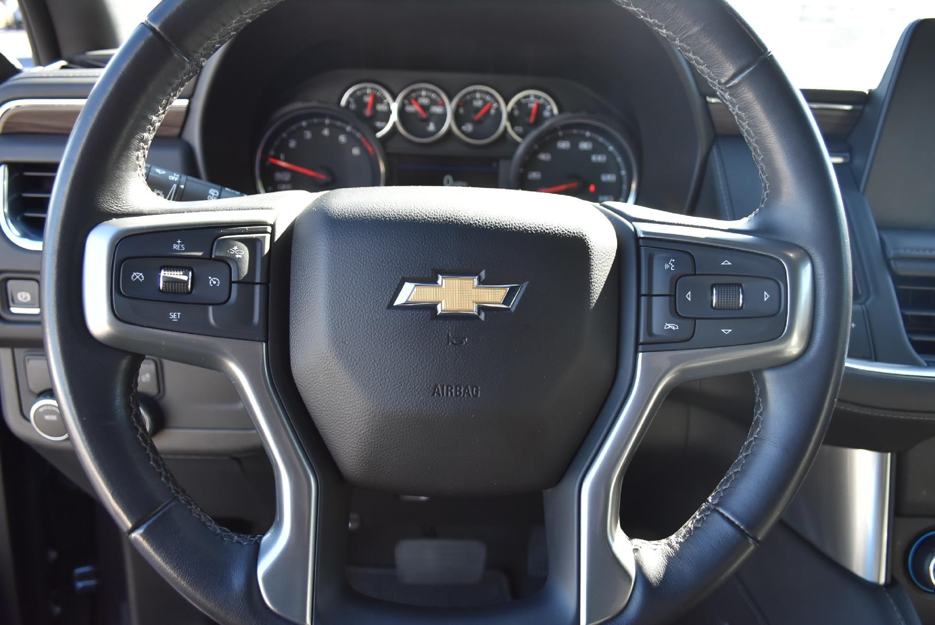 2023 Chevrolet Suburban 2WD LS