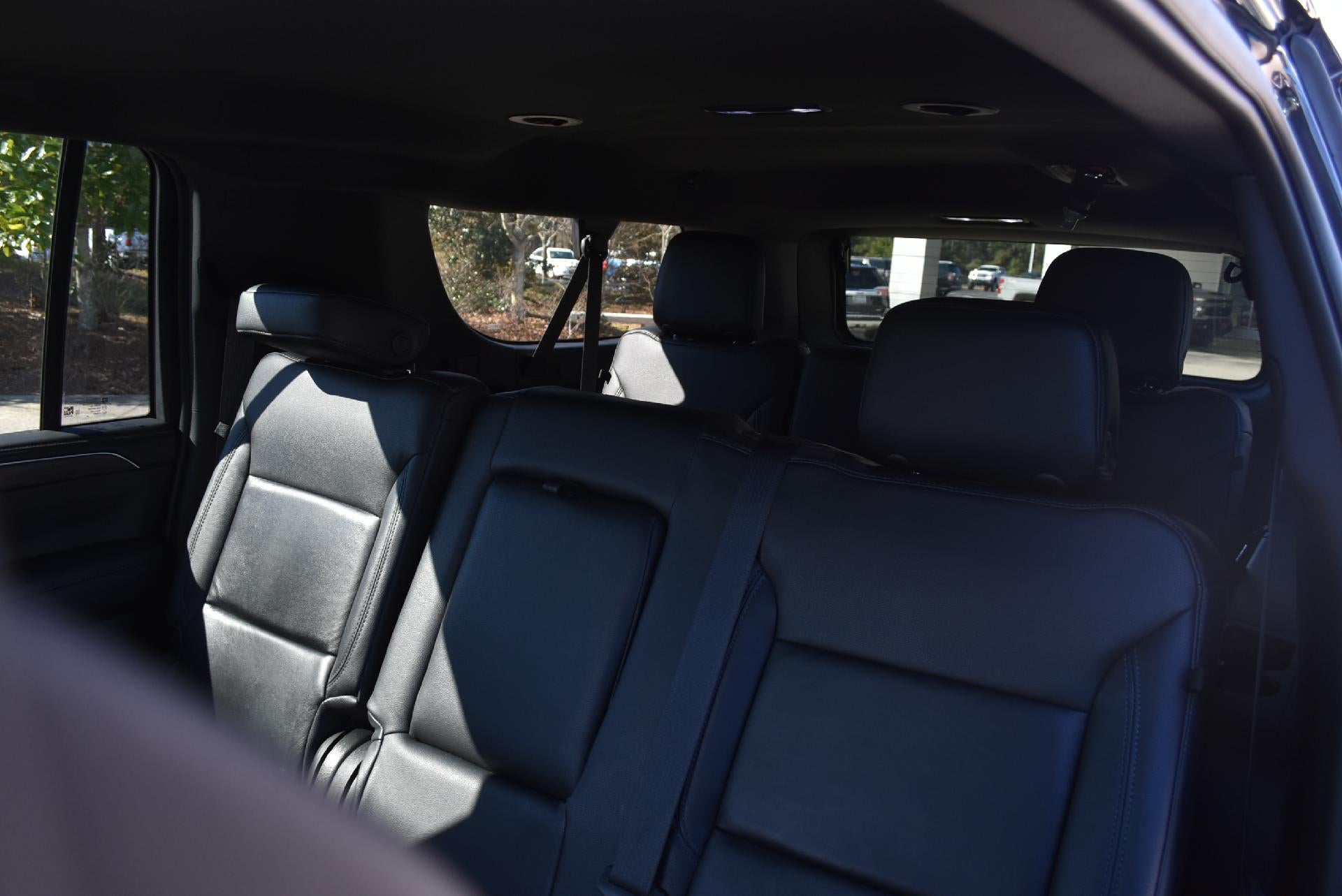 2023 Chevrolet Suburban 2WD LS