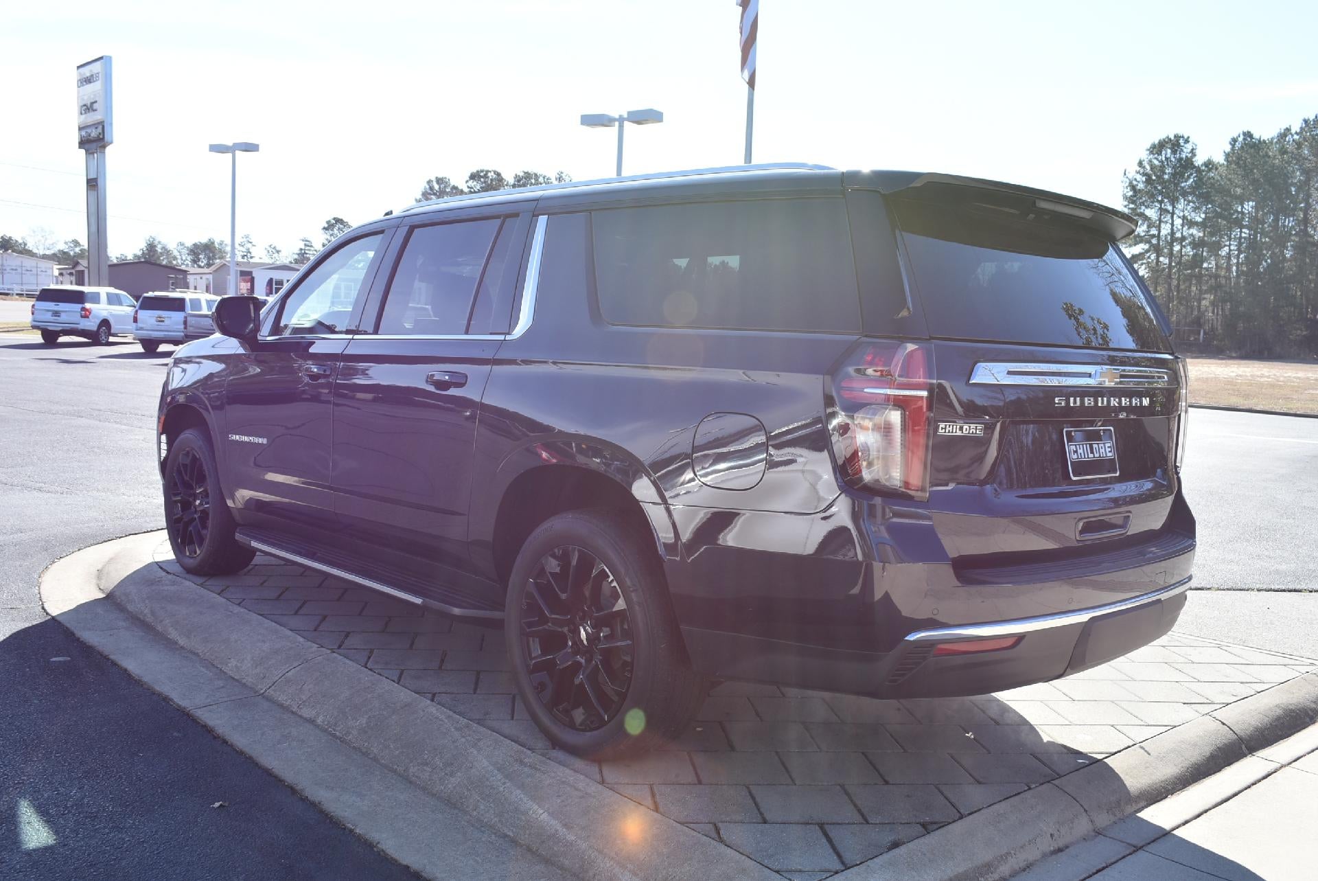 2023 Chevrolet Suburban 2WD LS