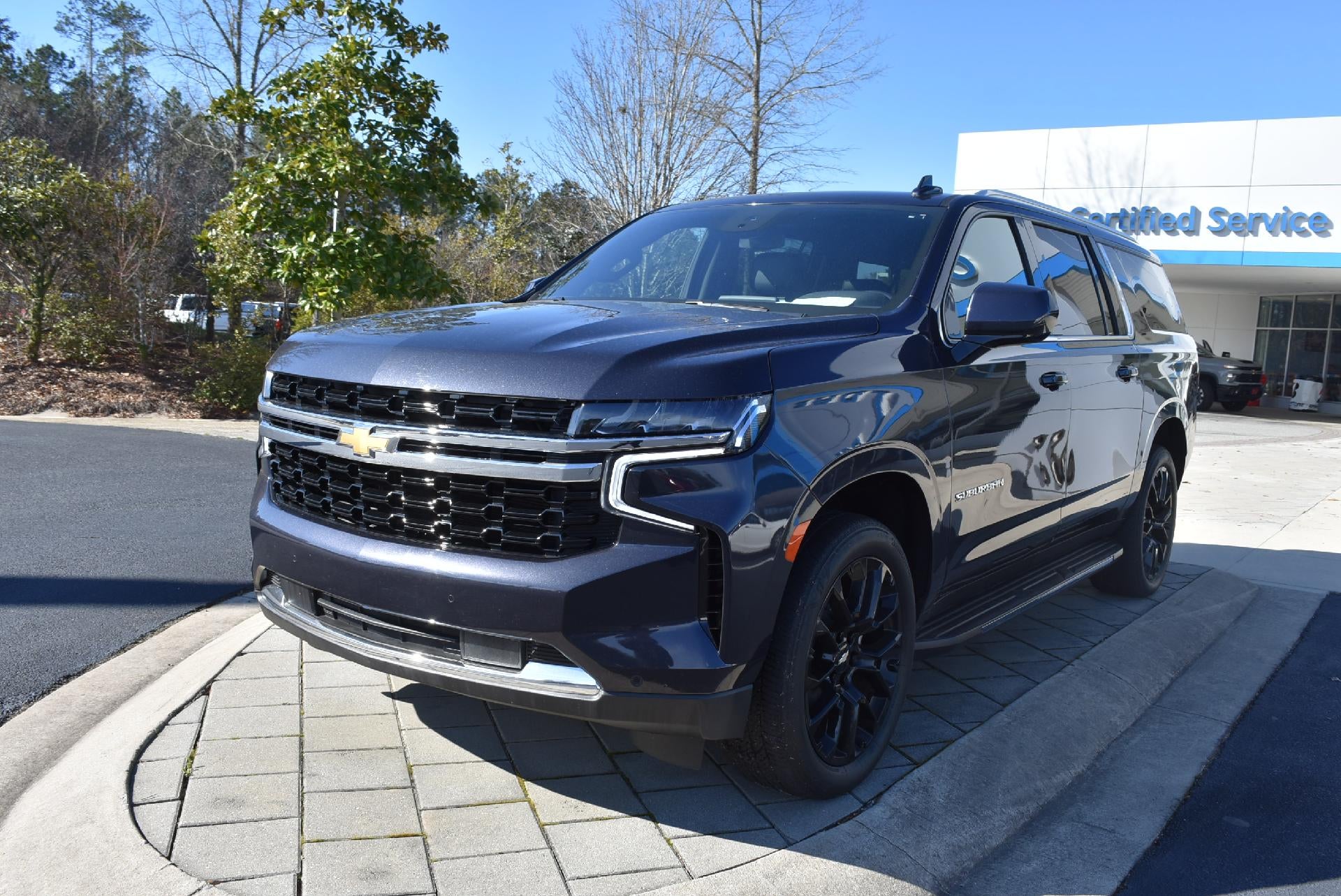2023 Chevrolet Suburban 2WD LS