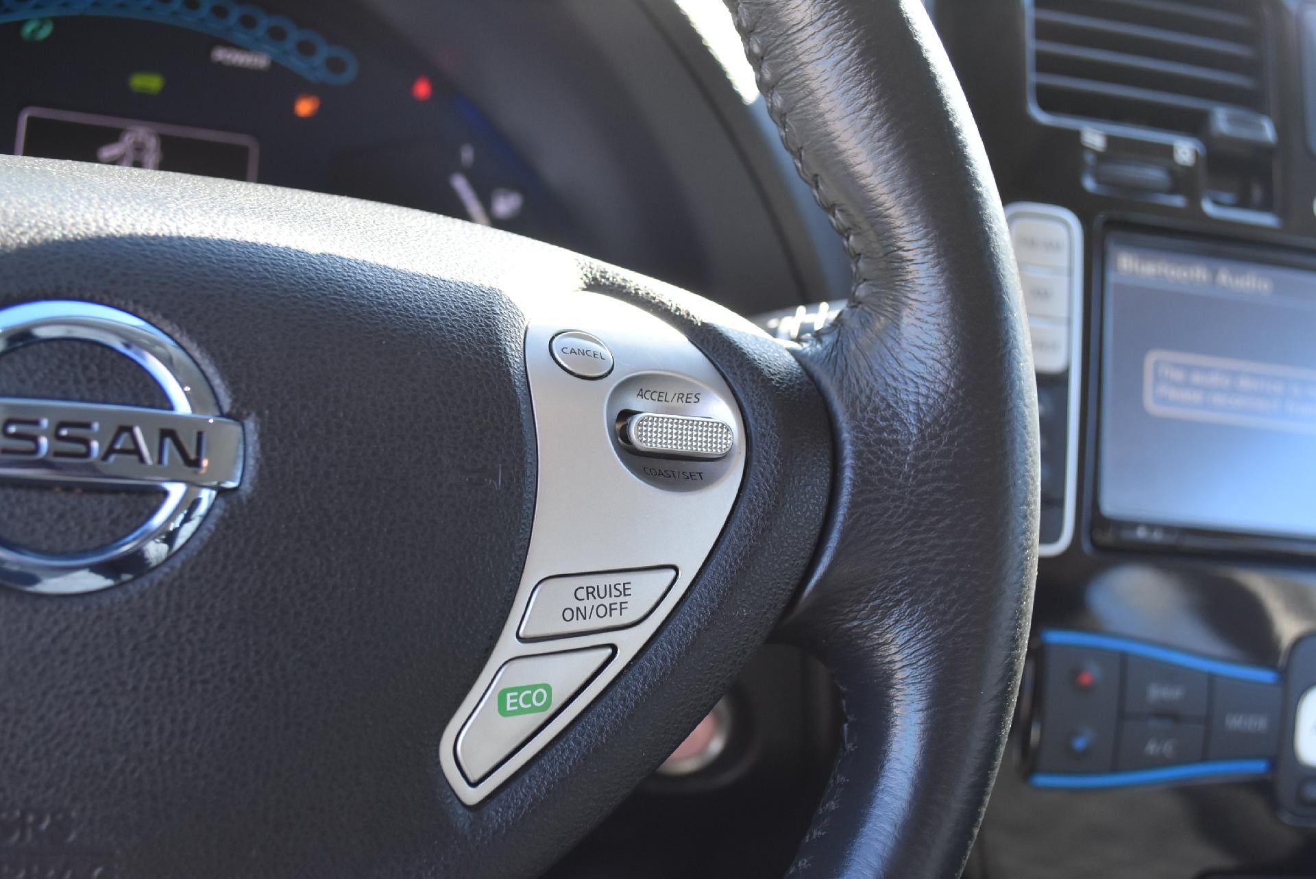 2015 Nissan LEAF 4dr HB SV