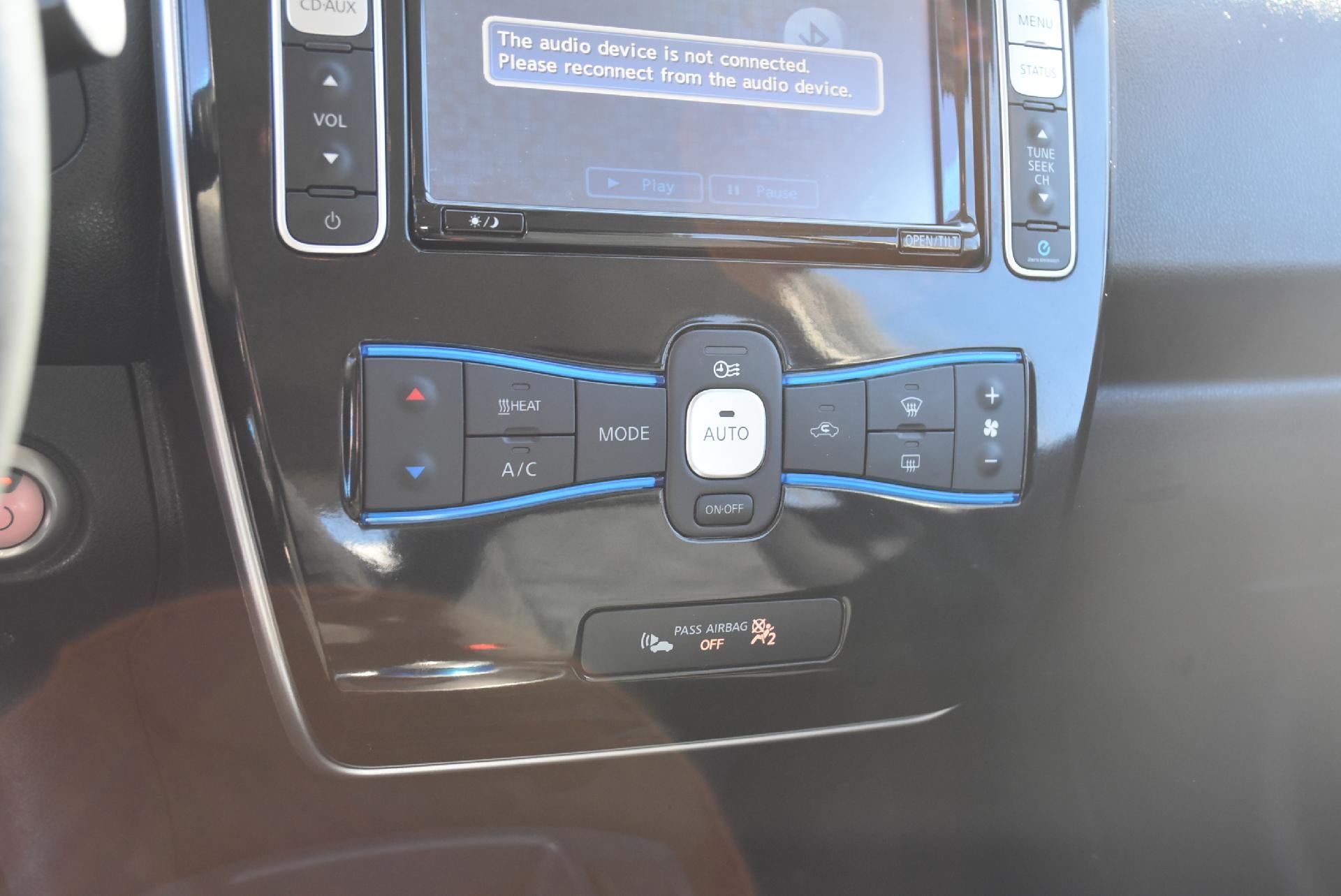 2015 Nissan LEAF 4dr HB SV