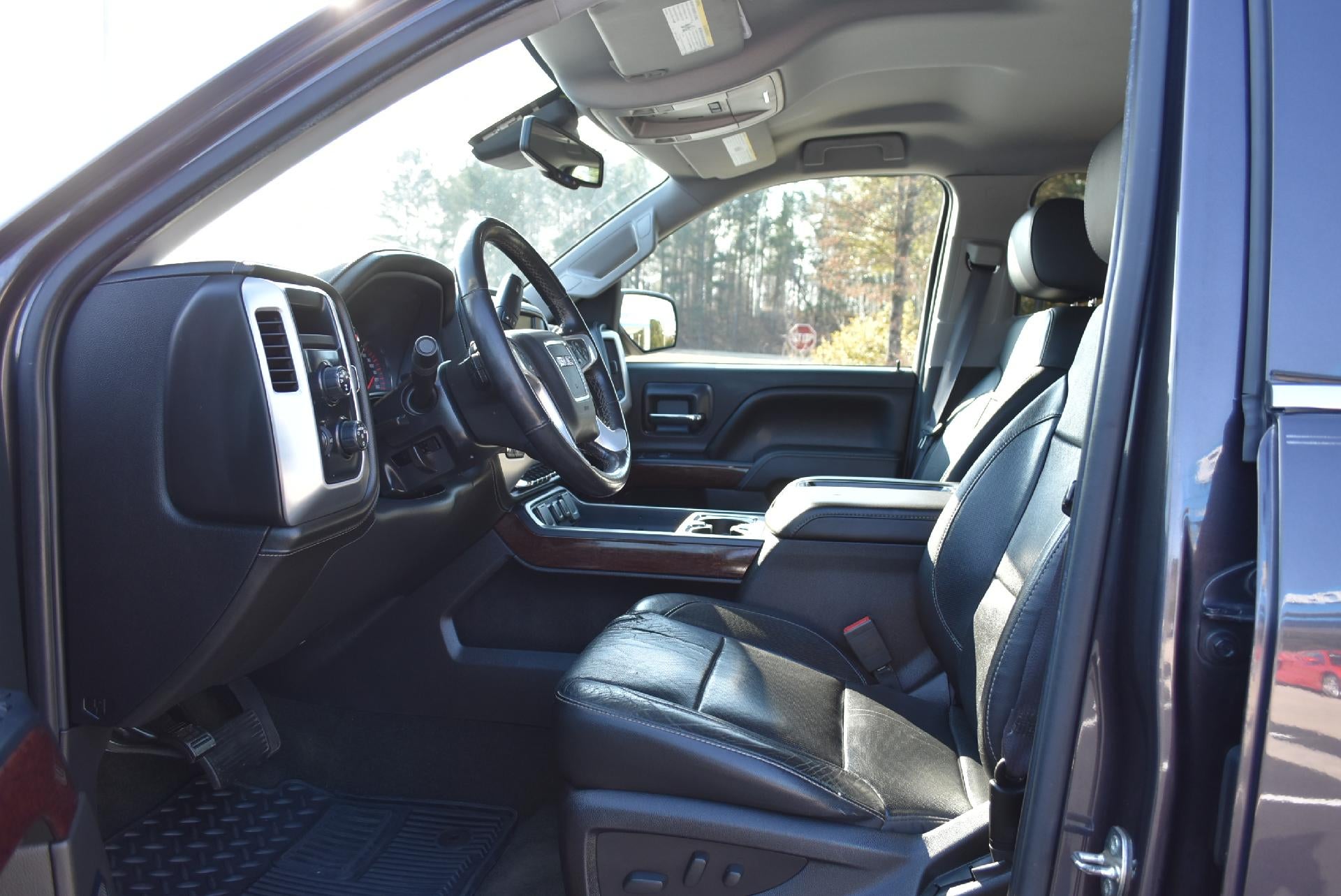 2015 GMC Sierra 1500 Crew Cab Short Box 4-Wheel Drive SLT