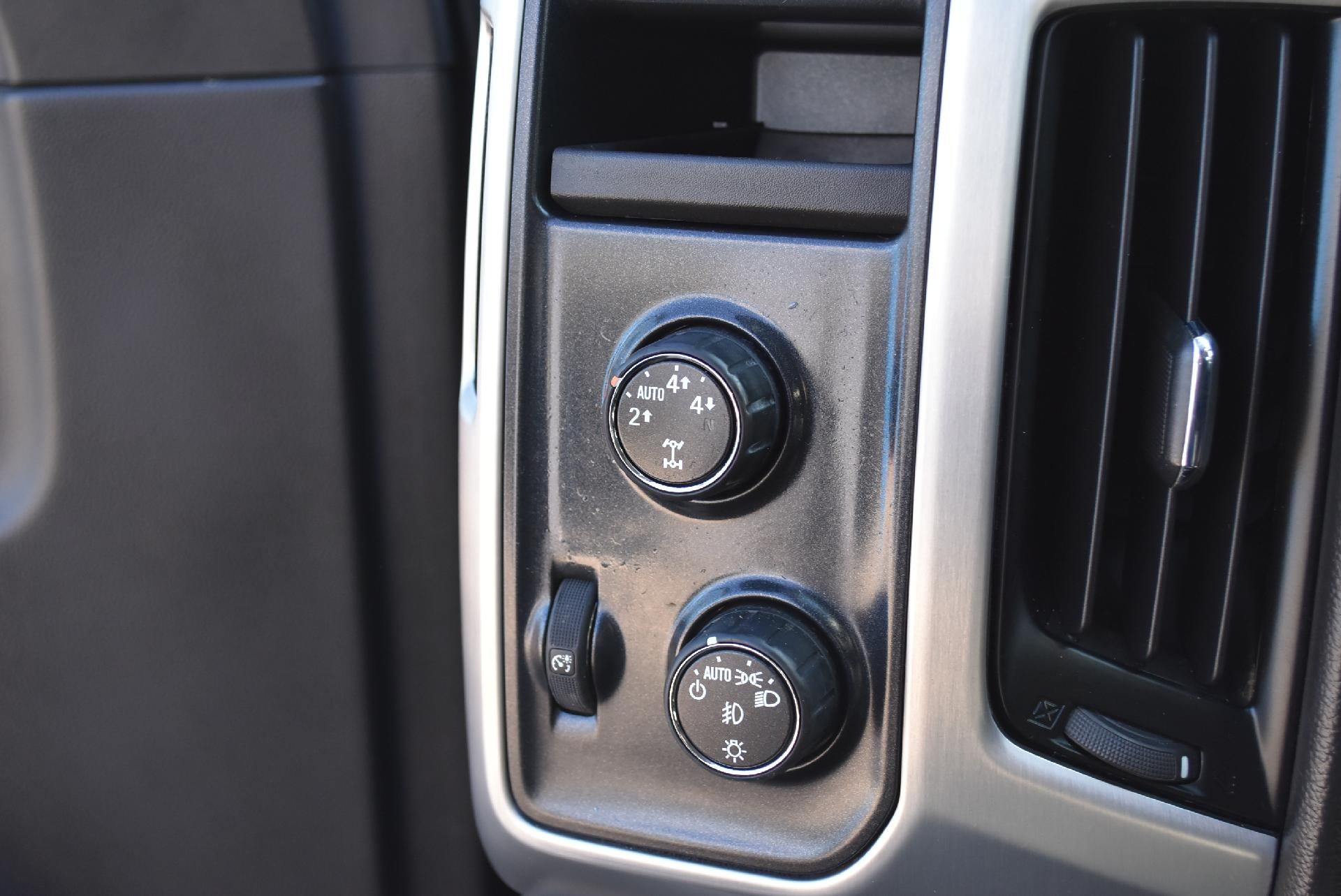 2015 GMC Sierra 1500 Crew Cab Short Box 4-Wheel Drive SLT