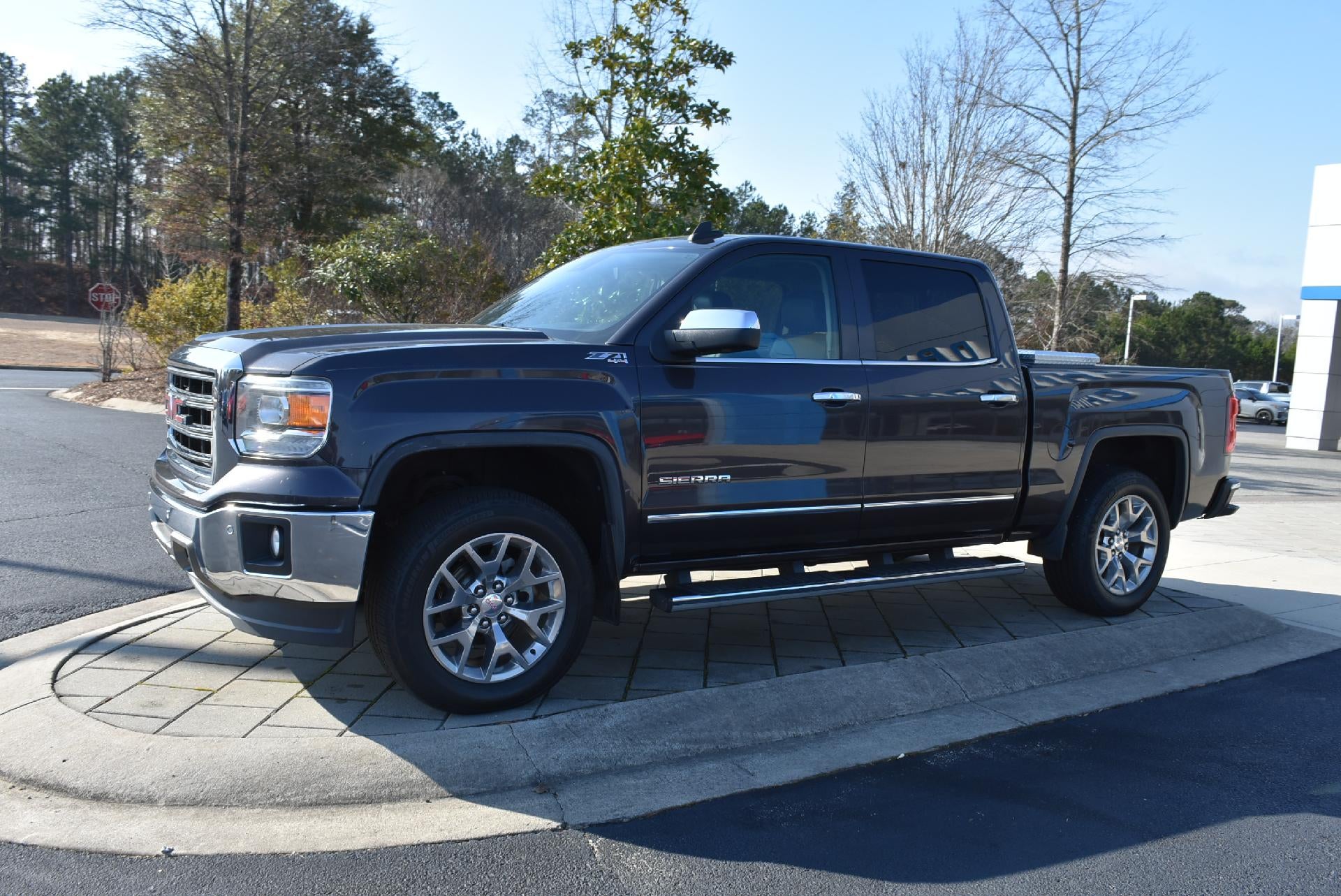 2015 GMC Sierra 1500 Crew Cab Short Box 4-Wheel Drive SLT