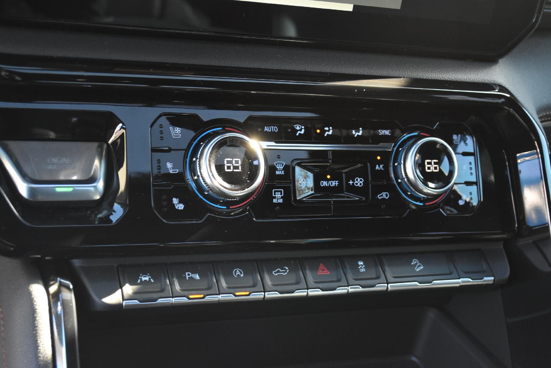 2025 GMC Sierra 1500 Crew Cab Short Box 4-Wheel Drive AT4