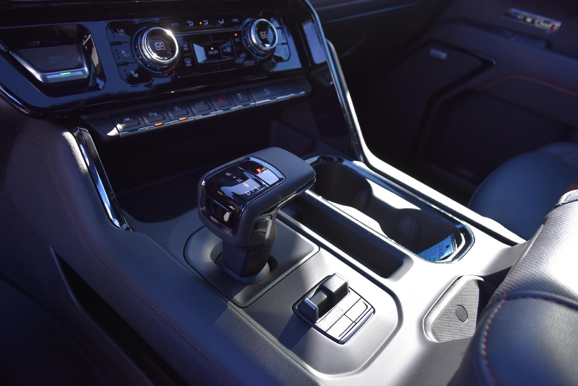 2025 GMC Sierra 1500 Crew Cab Short Box 4-Wheel Drive AT4