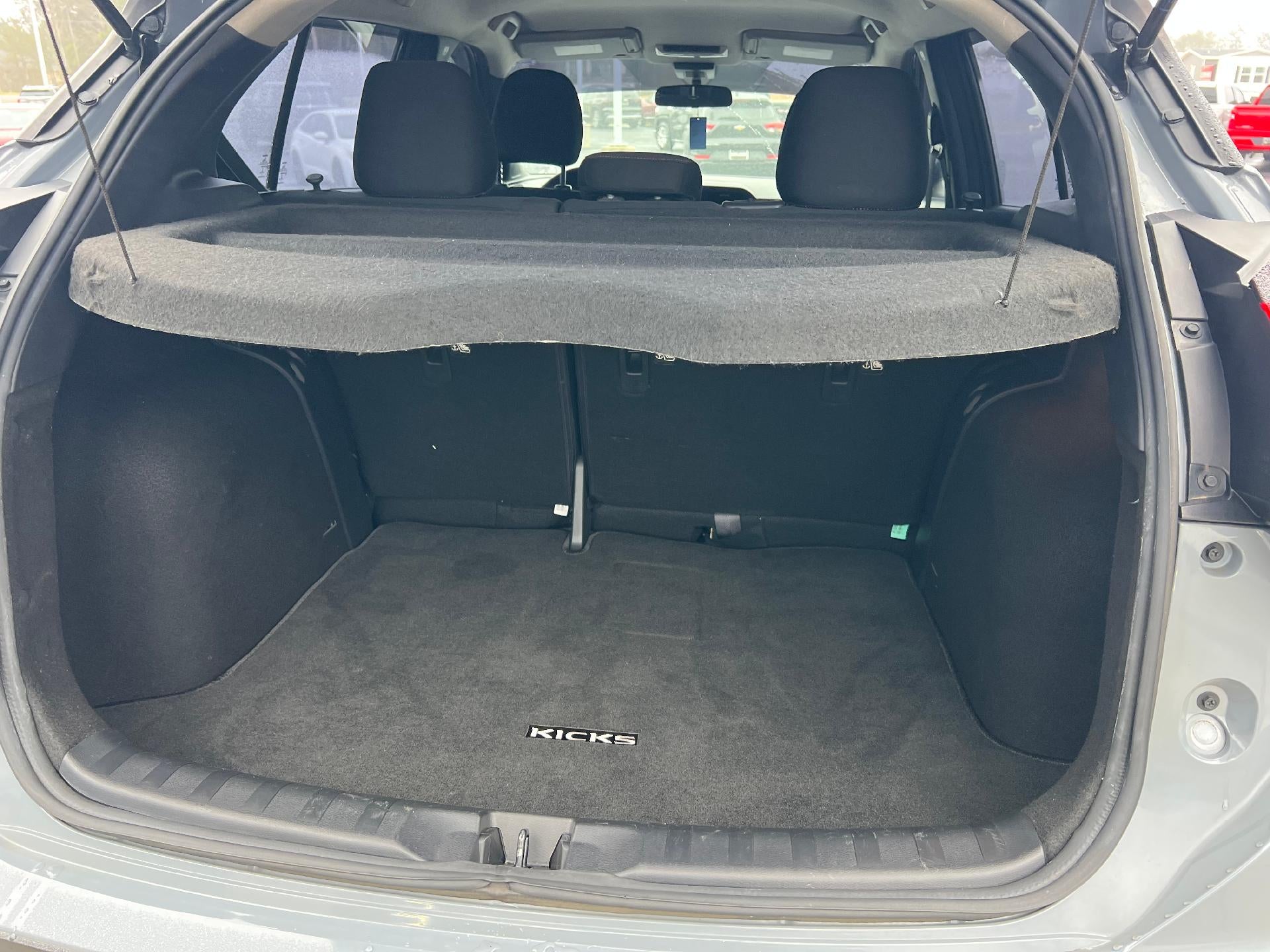 2021 Nissan Kicks SR FWD