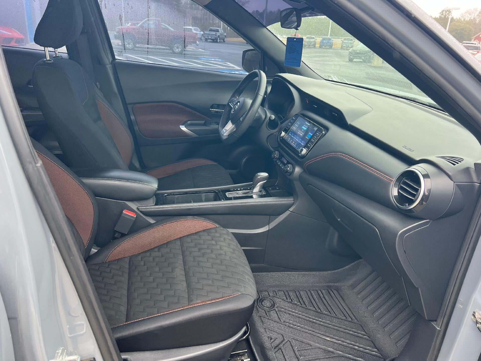 2021 Nissan Kicks SR FWD