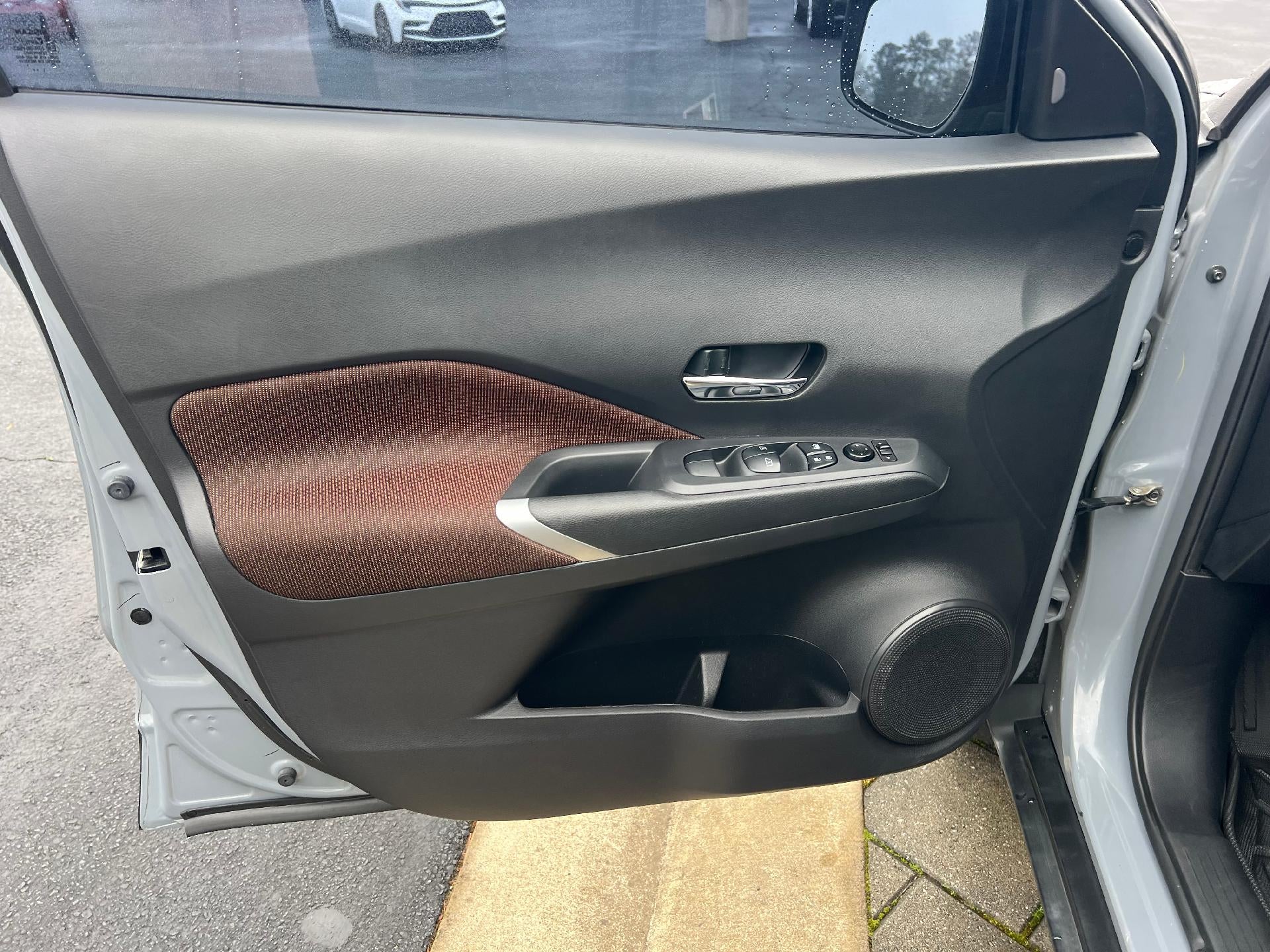 2021 Nissan Kicks SR FWD