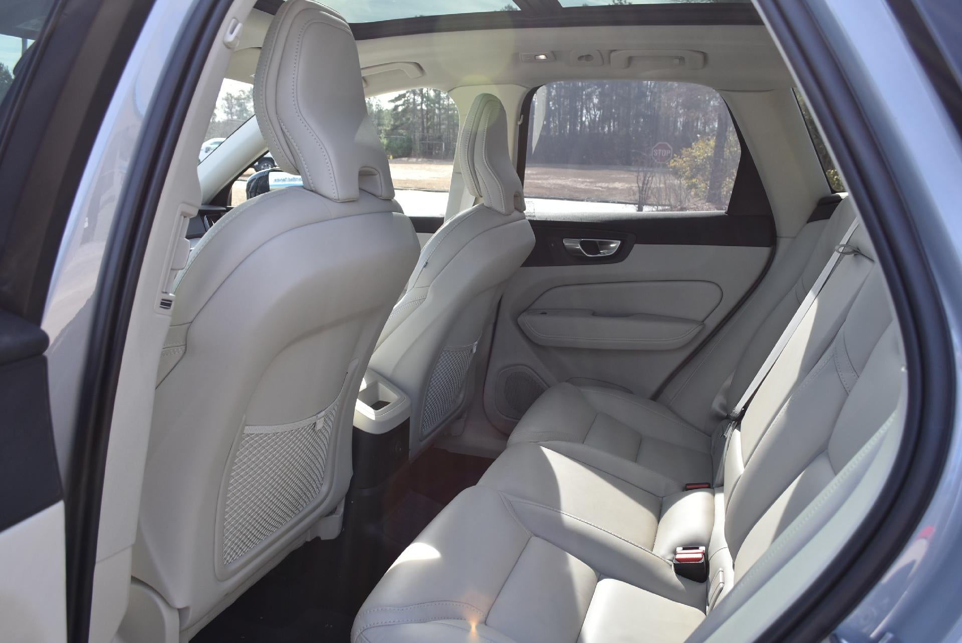 2024 Volvo XC60 Recharge Plug-In Hybrid T8 eAWD PHEV Ultimate Dark Theme