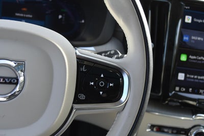 2024 Volvo XC60 Recharge Plug-In Hybrid T8 eAWD PHEV Ultimate Dark Theme