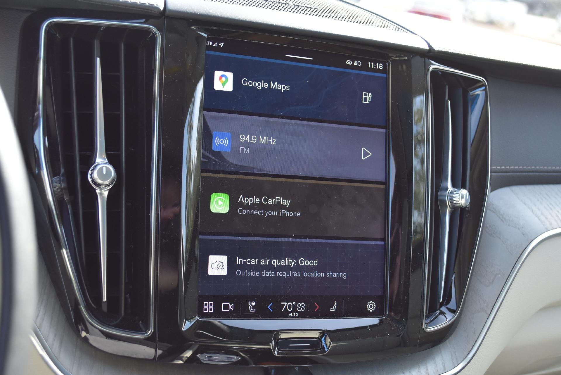 2024 Volvo XC60 Recharge Plug-In Hybrid T8 eAWD PHEV Ultimate Dark Theme