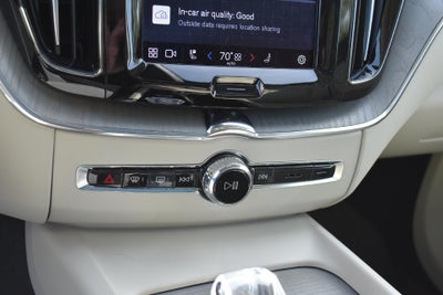 2024 Volvo XC60 Recharge Plug-In Hybrid T8 eAWD PHEV Ultimate Dark Theme