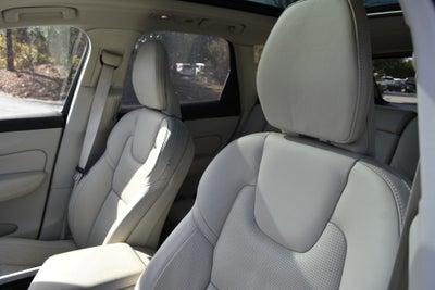 2024 Volvo XC60 Recharge Plug-In Hybrid T8 eAWD PHEV Ultimate Dark Theme