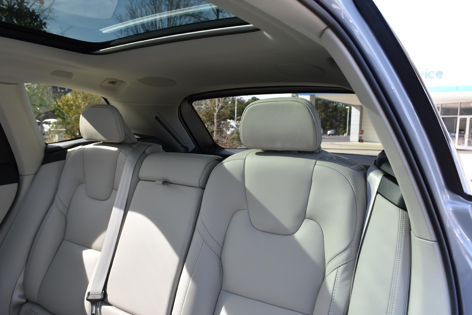 2024 Volvo XC60 Recharge Plug-In Hybrid T8 eAWD PHEV Ultimate Dark Theme