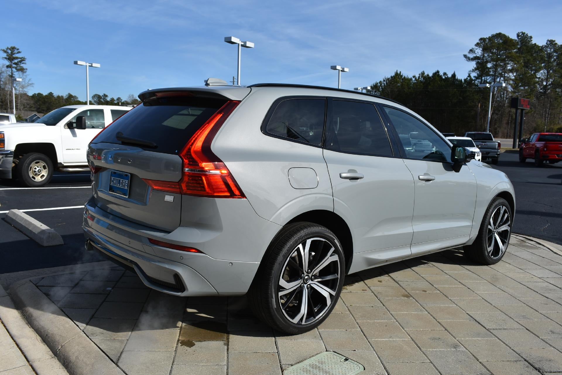 2024 Volvo XC60 Recharge Plug-In Hybrid T8 eAWD PHEV Ultimate Dark Theme