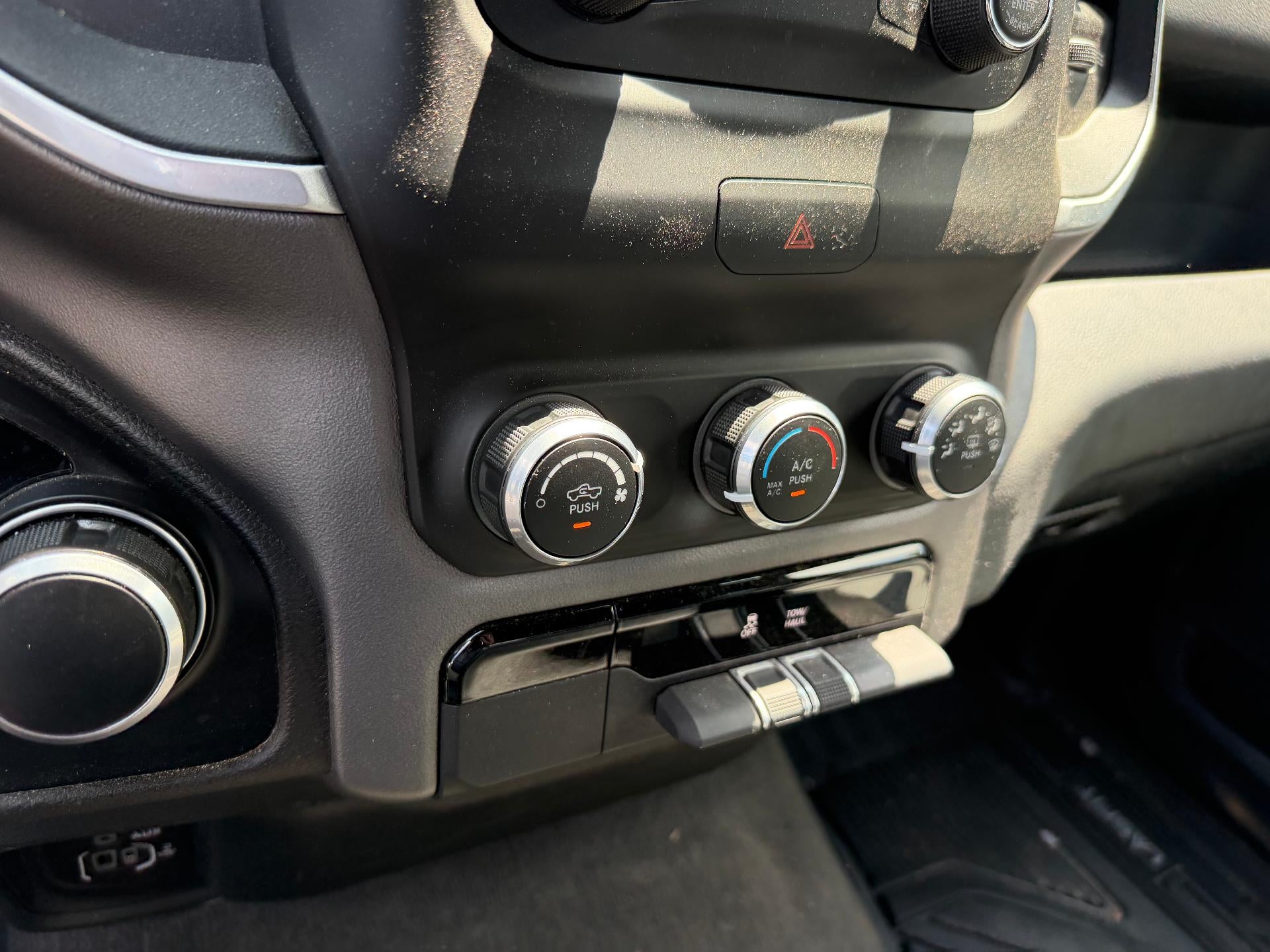 2022 RAM 1500 Big Horn Quad Cab 4x4 6'4" Box