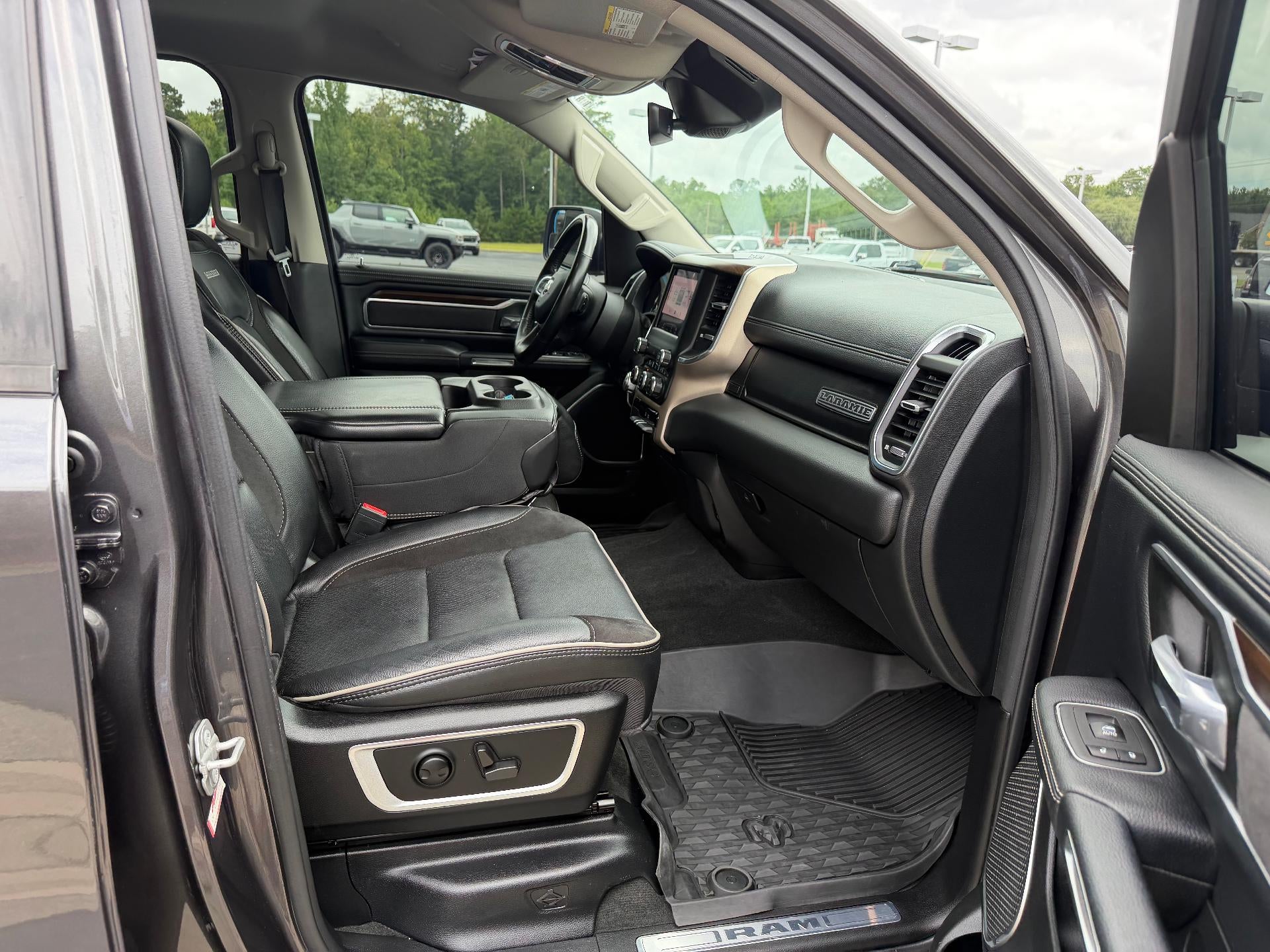 2022 RAM 1500 Laramie Crew Cab 4x4 5'7" Box