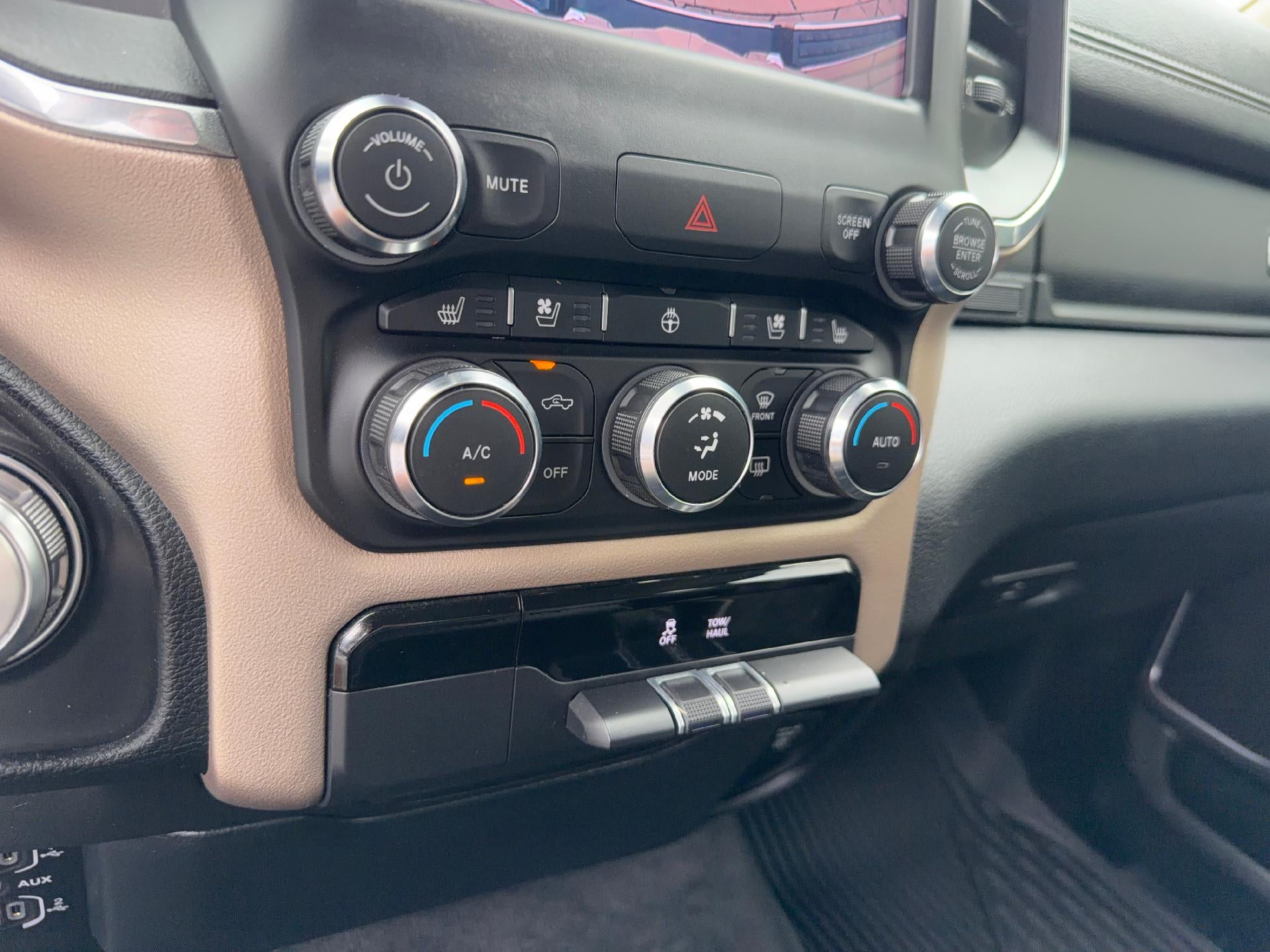 2022 RAM 1500 Laramie Crew Cab 4x4 5'7" Box