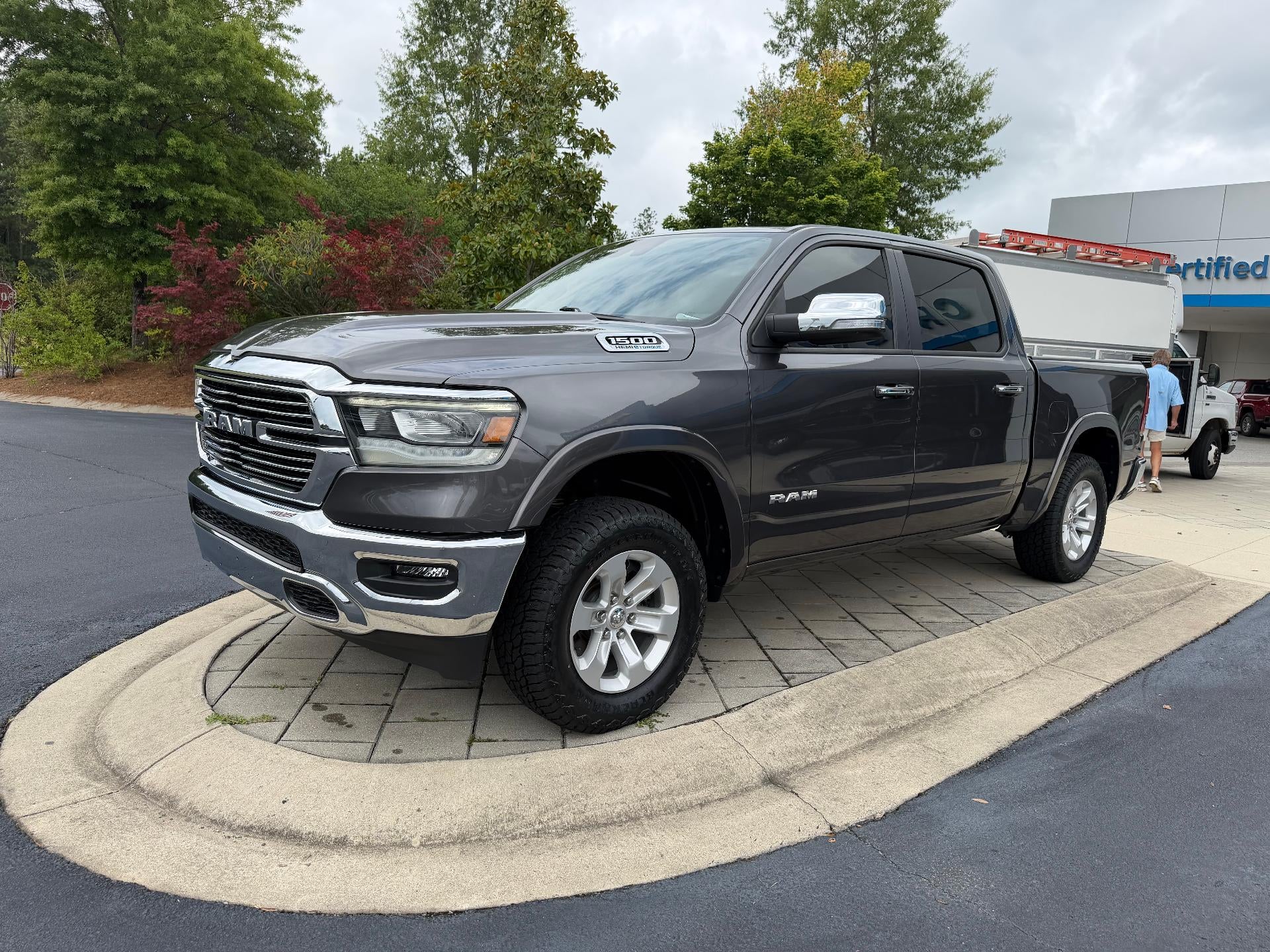 2022 RAM 1500 Laramie Crew Cab 4x4 5'7" Box