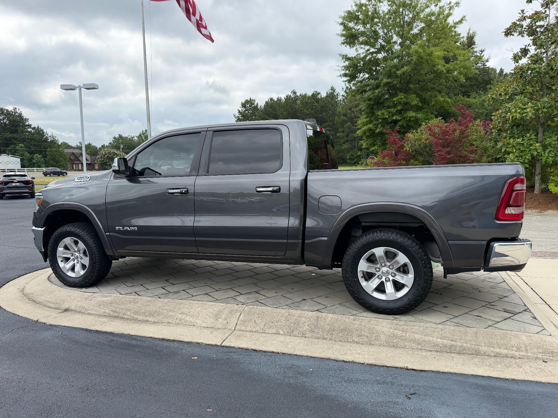 2022 RAM 1500 Laramie Crew Cab 4x4 5'7" Box