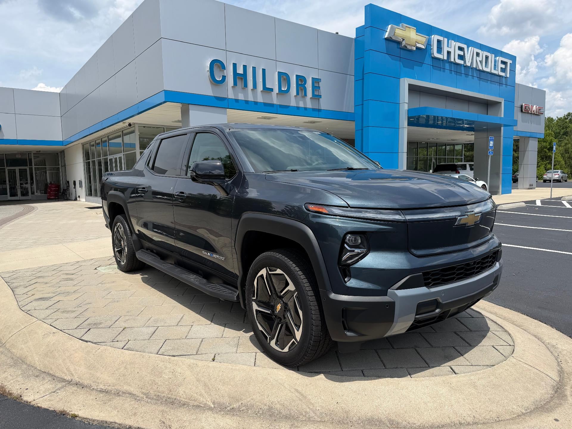 2026 Chevrolet Silverado EV LT Extended Range's photo