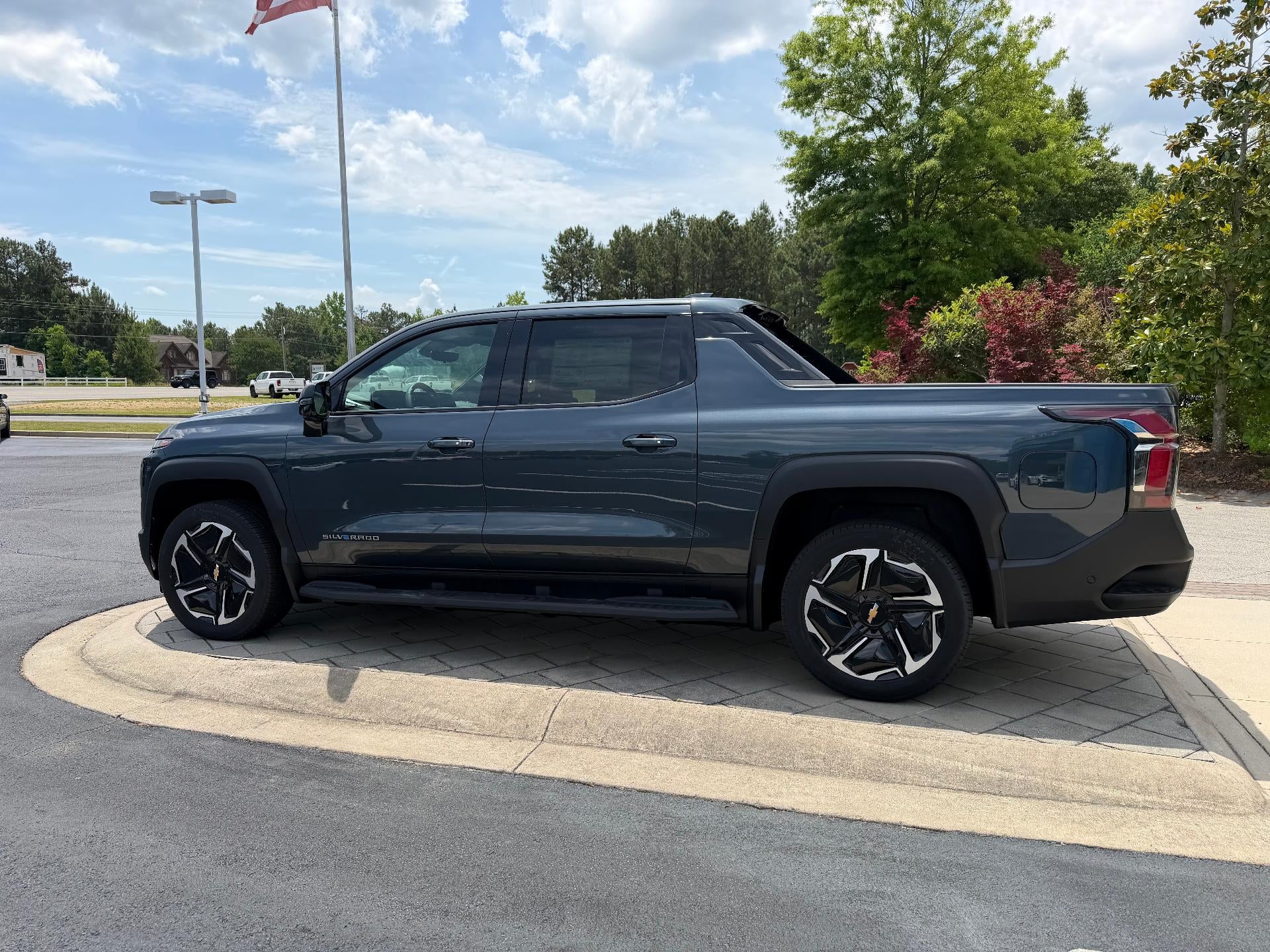 2026 Chevrolet Silverado EV LT - Photo 6