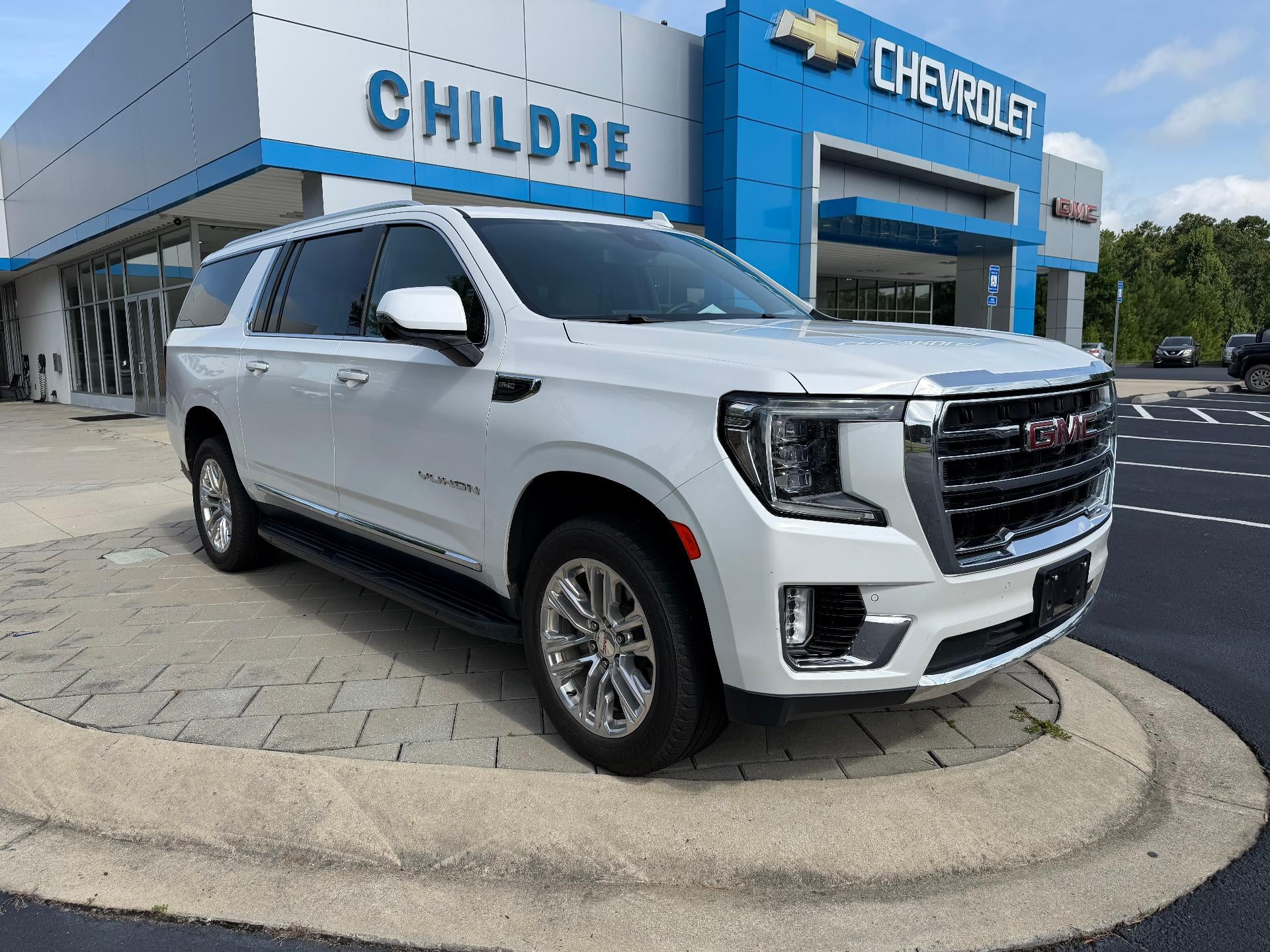 2023 GMC Yukon XL SLT
