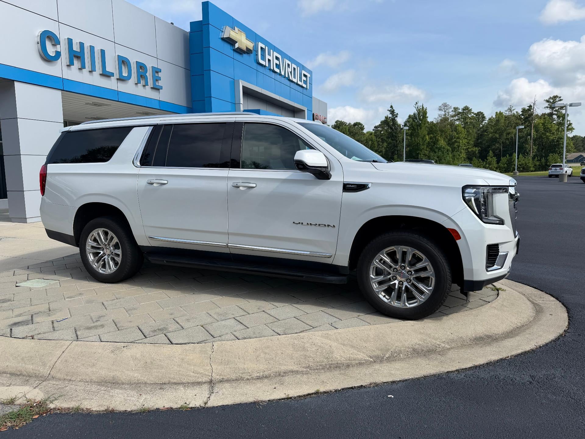 2023 GMC Yukon XL SLT