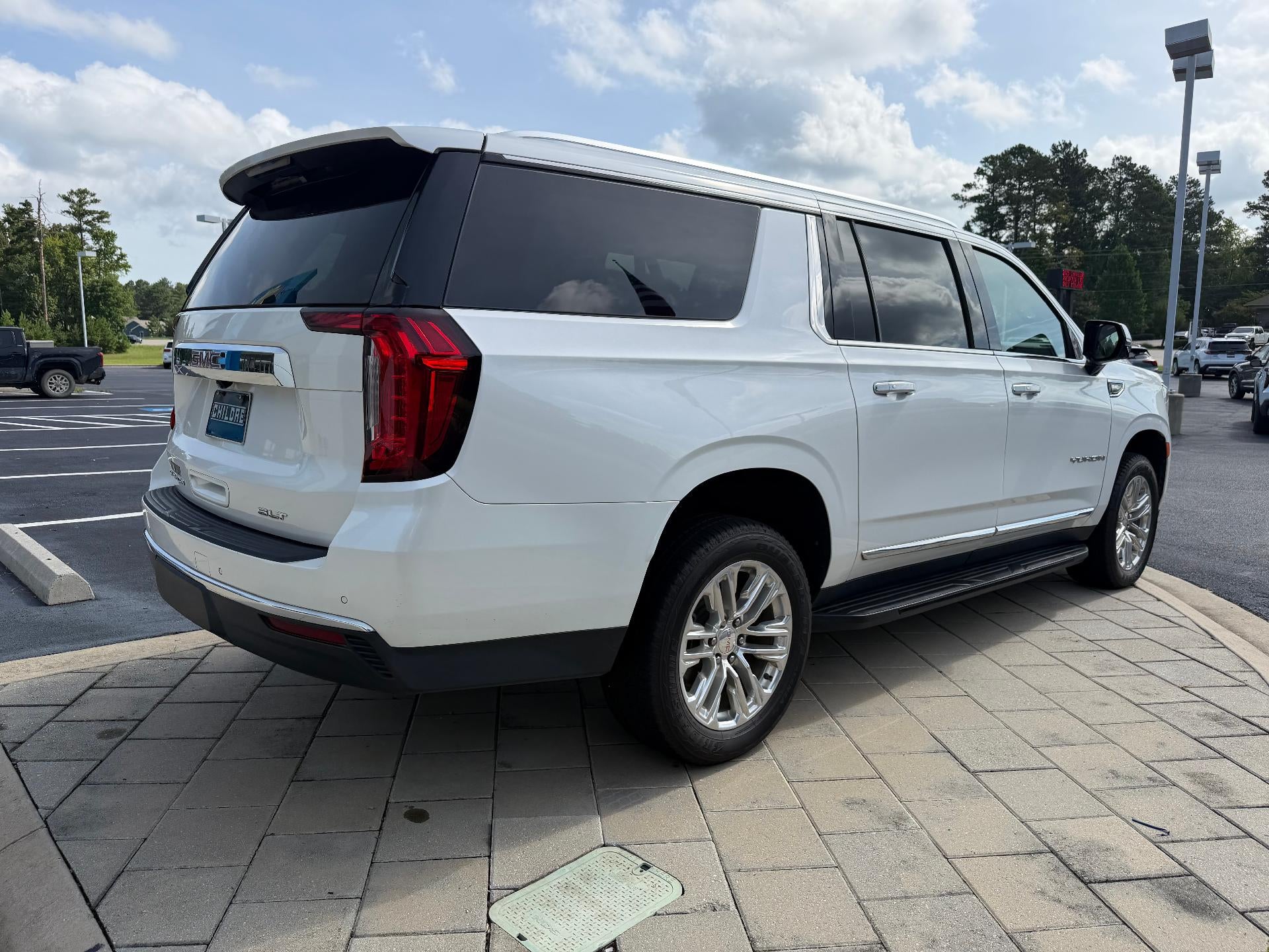 2023 GMC Yukon XL SLT