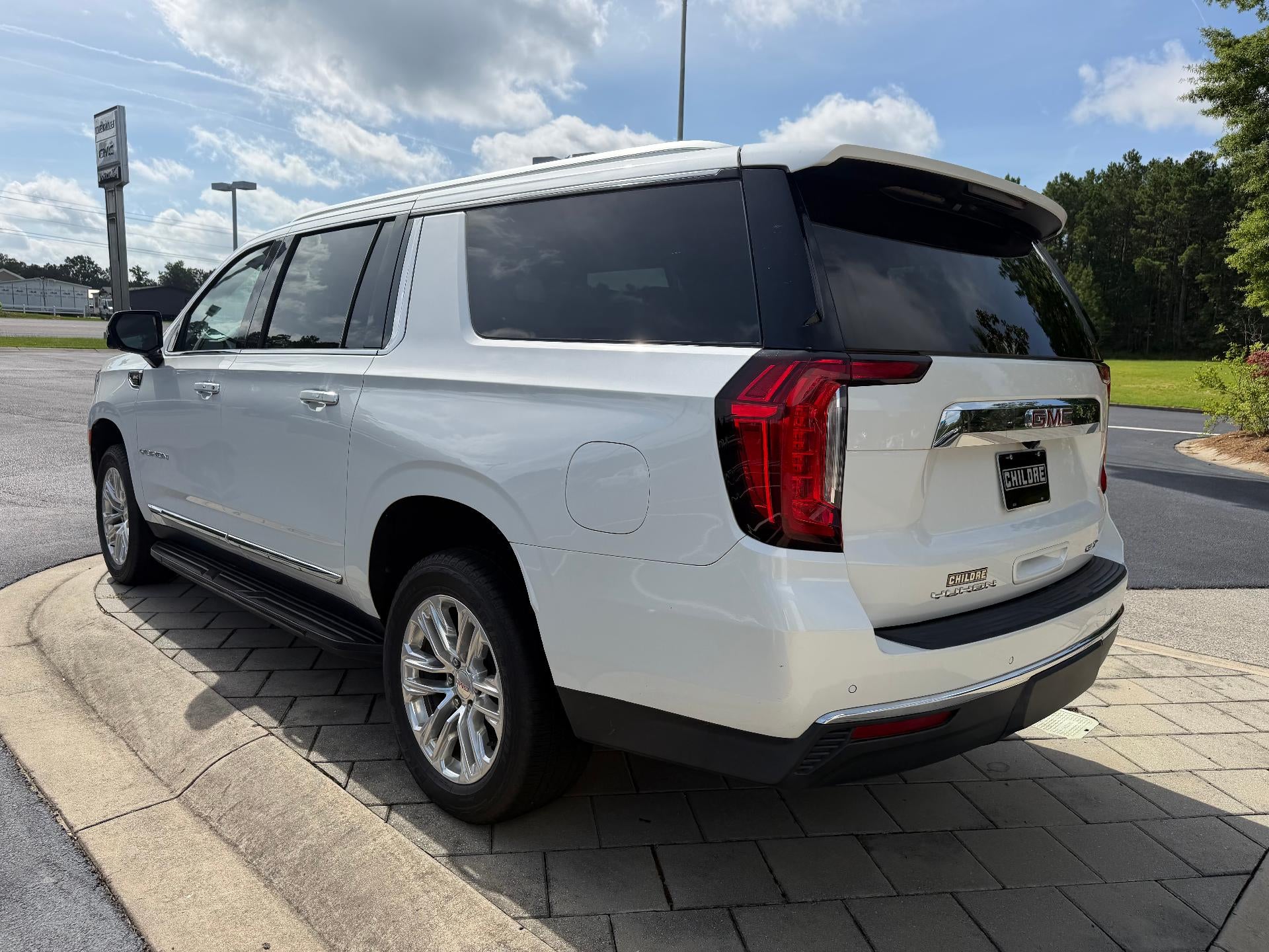 2023 GMC Yukon XL SLT