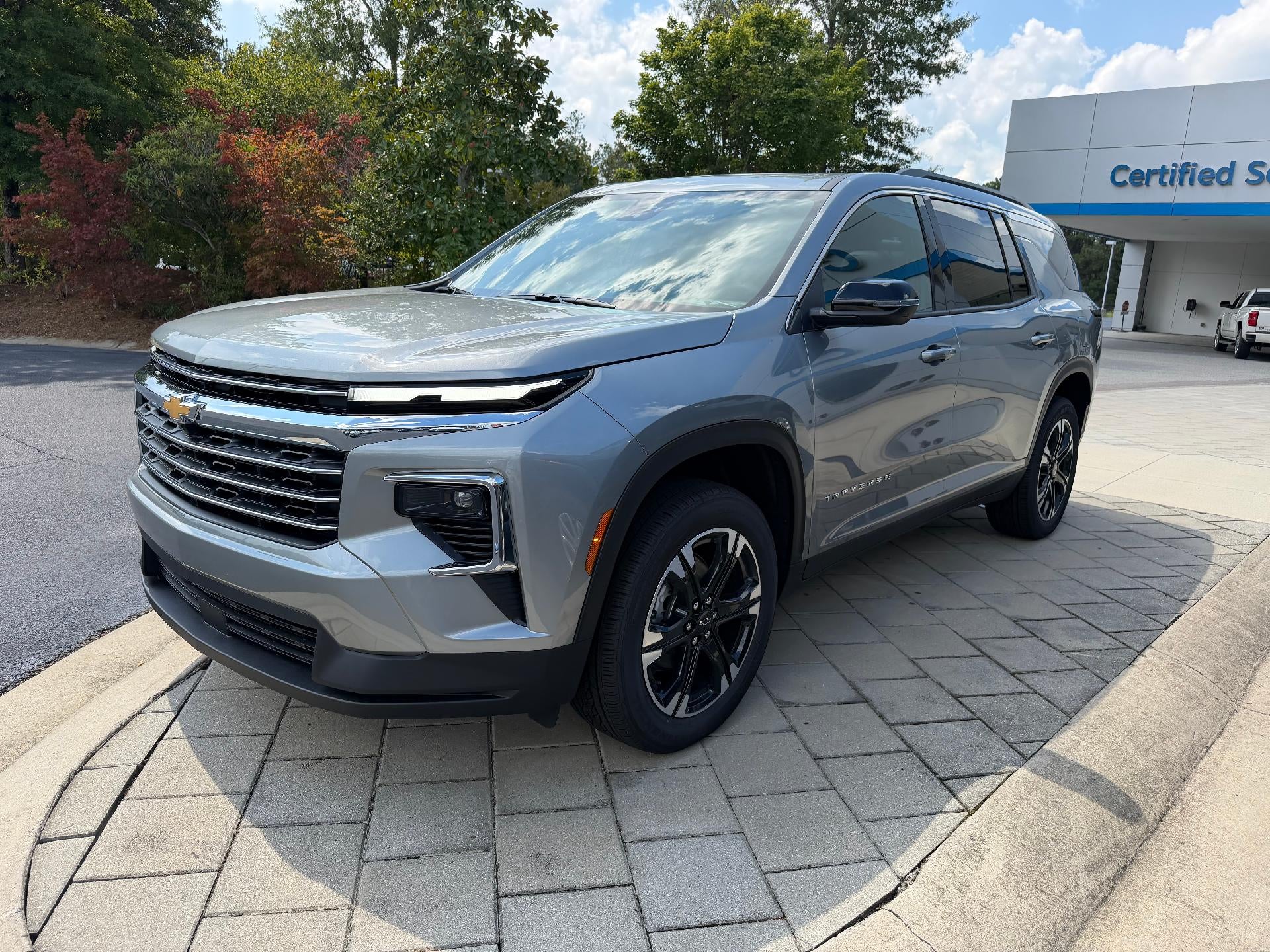 2027 Chevrolet Traverse LT