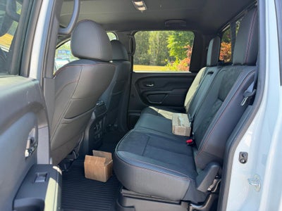 2024 Nissan TITAN Crew Cab PRO-4X 4x4