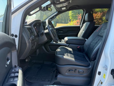 2024 Nissan TITAN Crew Cab PRO-4X 4x4