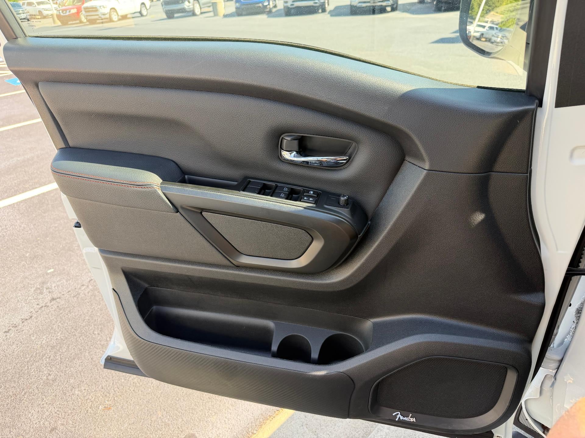 2024 Nissan TITAN Crew Cab PRO-4X 4x4